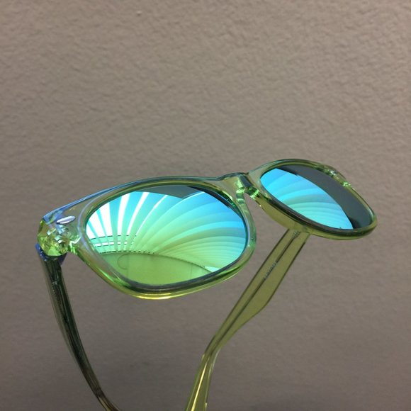 Geek Lime Sunglasses in Green -MISC081 - Picture 3 of 4